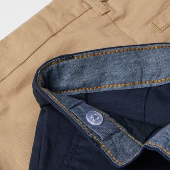 NEW! H&M 2-pack Chino Shorts (Navy / Khaki) 3T - Picture 2 of 3